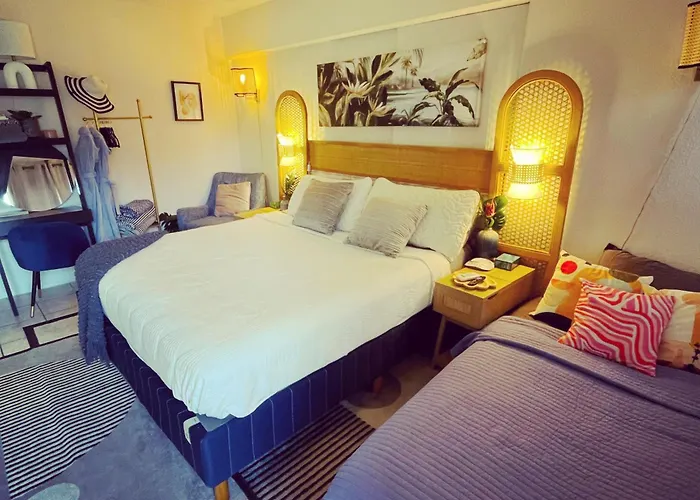 Seashore Waikiki Studio 1 Block From A Beach No Resort Fees